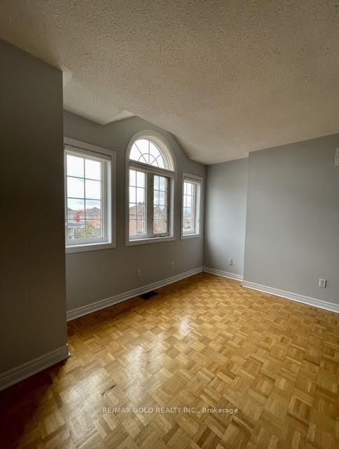 25 Giza Crescent Upper, Brampton, ON L6R 2R2 4