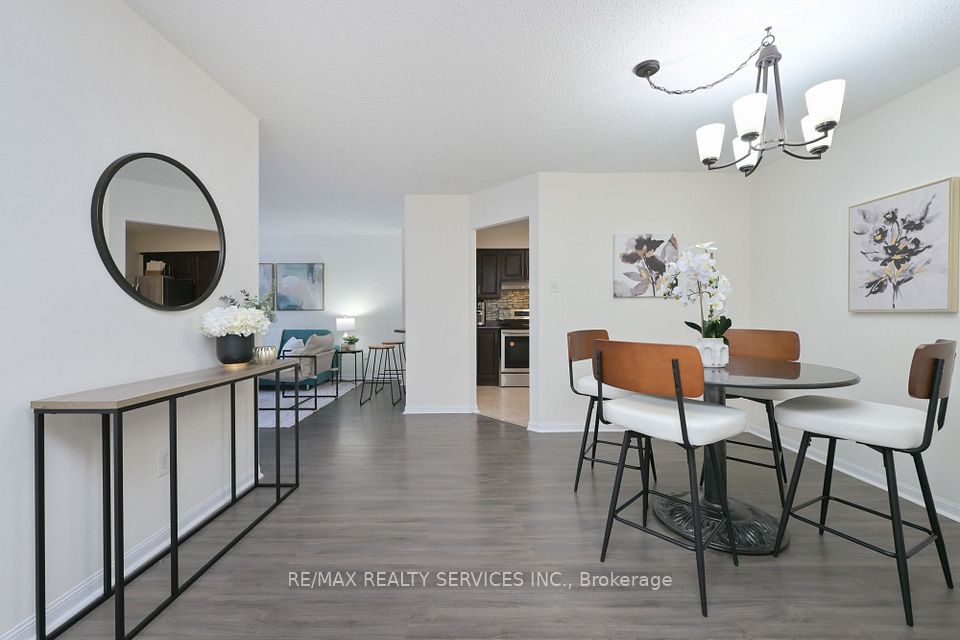 12 Laurelcrest Street 104, Brampton, ON L6S 5Y4 14