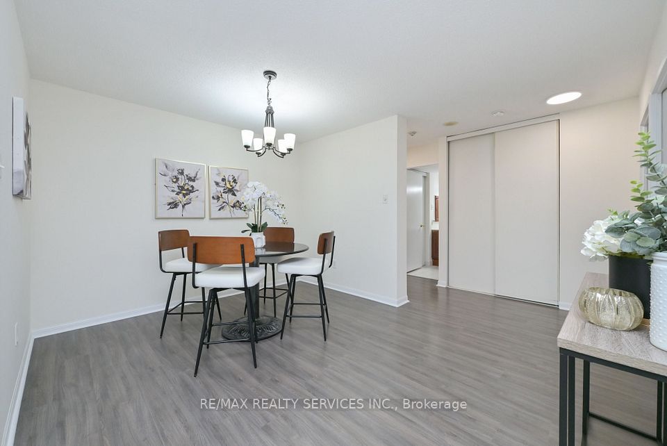 12 Laurelcrest Street 104, Brampton, ON L6S 5Y4 15