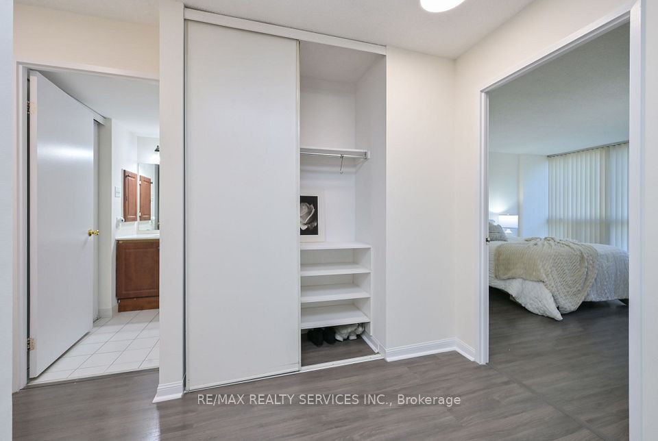 12 Laurelcrest Street 104, Brampton, ON L6S 5Y4 21