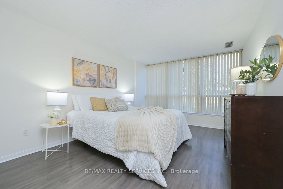 12 Laurelcrest Street 104, Brampton, ON L6S 5Y4 23