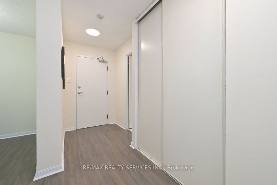 12 Laurelcrest Street 104, Brampton, ON L6S 5Y4 6