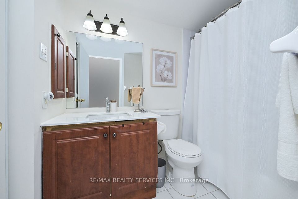 12 Laurelcrest Street 104, Brampton, ON L6S 5Y4 22