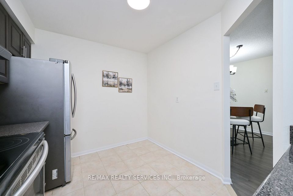 12 Laurelcrest Street 104, Brampton, ON L6S 5Y4 10