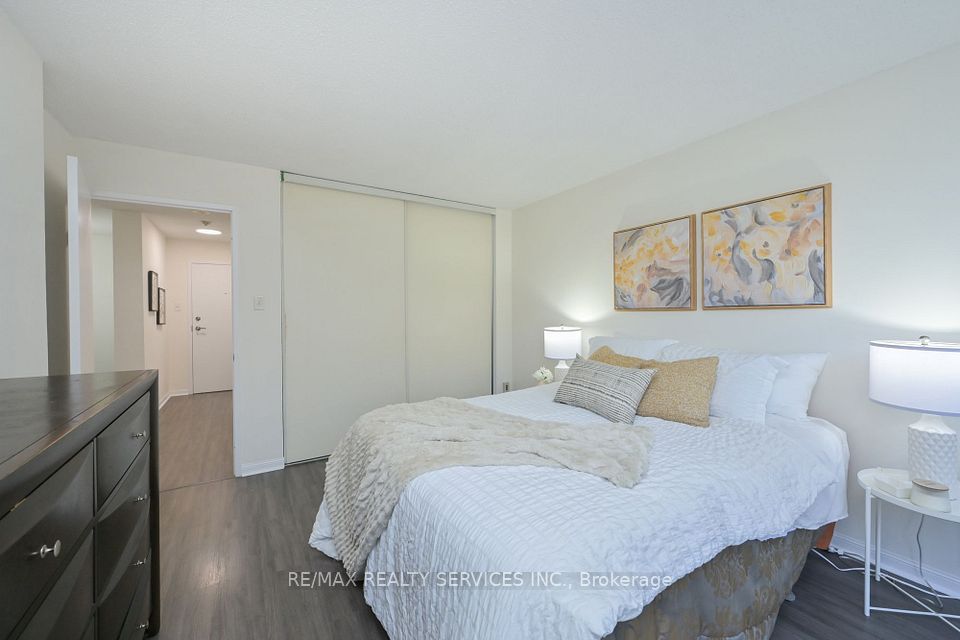 12 Laurelcrest Street 104, Brampton, ON L6S 5Y4 24