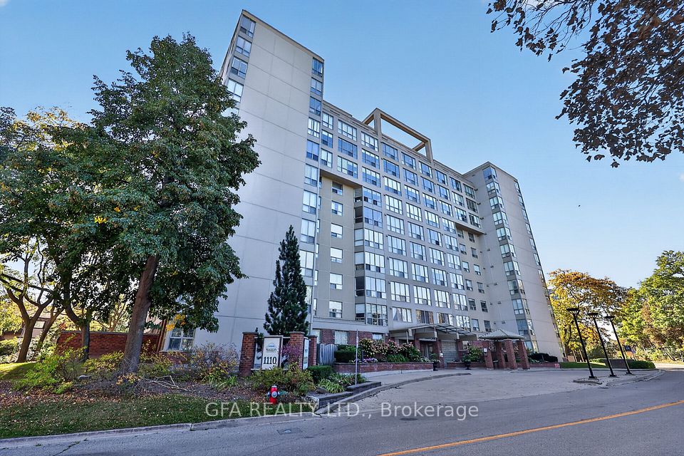 Condo Apartment at 1110 Walden Circle 612, Mississauga, ON L5J 4R3