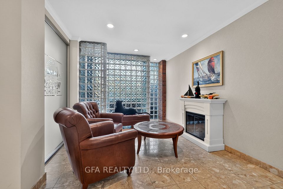 1110 Walden Circle 612, Mississauga, ON L5J 4R3 9