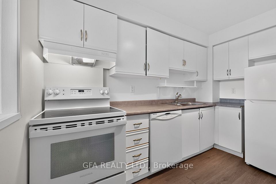 1110 Walden Circle 612, Mississauga, ON L5J 4R3 16