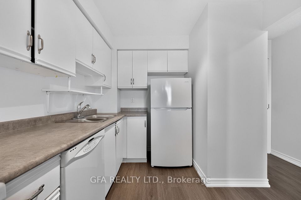 1110 Walden Circle 612, Mississauga, ON L5J 4R3 17