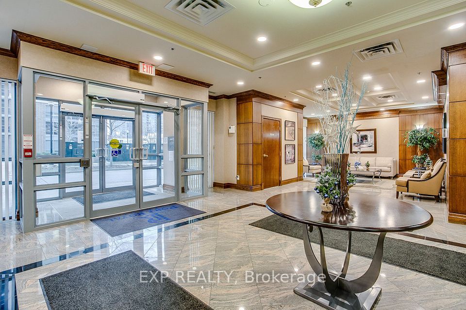 5 Michael Power Place 709, Toronto, ON M9A 0A3 19