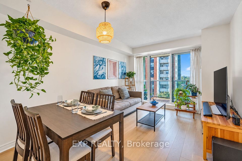 5 Michael Power Place 709, Toronto, ON M9A 0A3 7