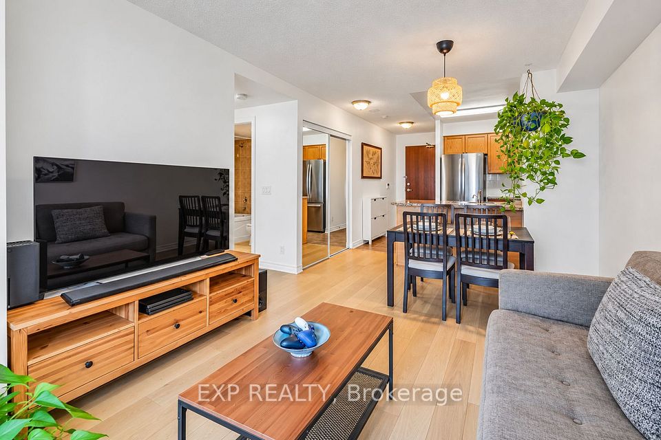 5 Michael Power Place 709, Toronto, ON M9A 0A3 6