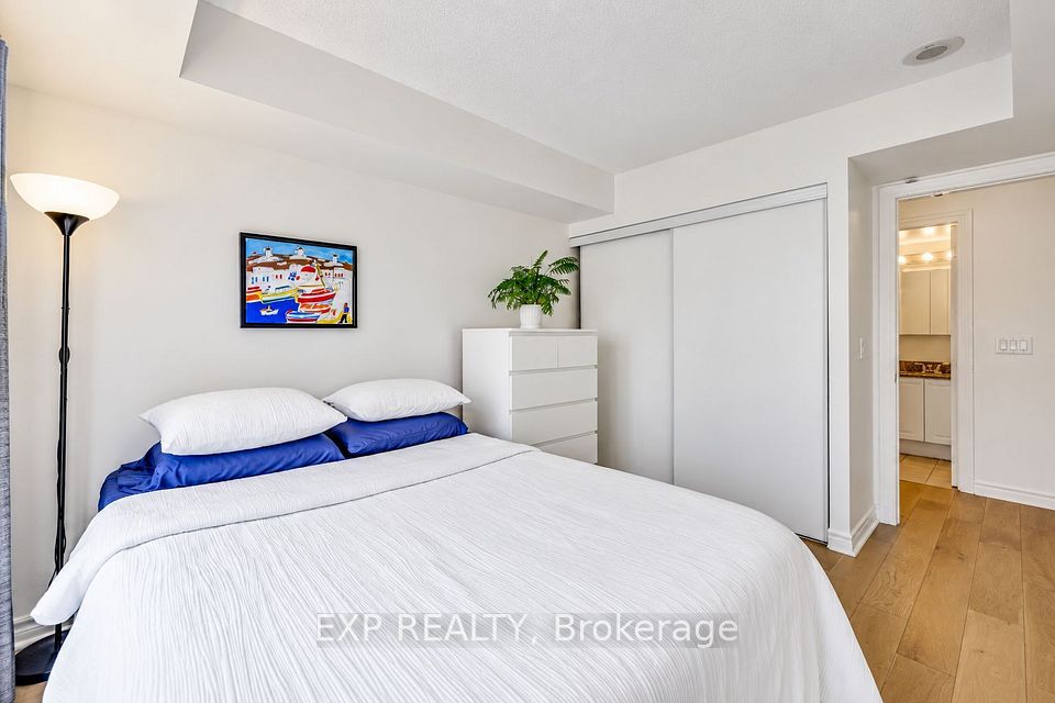 5 Michael Power Place 709, Toronto, ON M9A 0A3 13