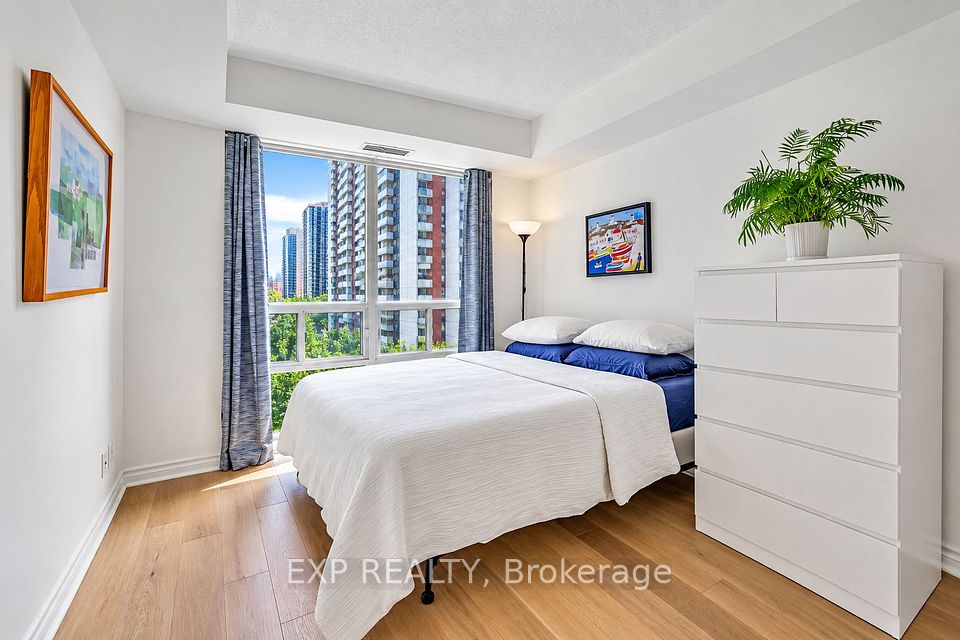 5 Michael Power Place 709, Toronto, ON M9A 0A3 15