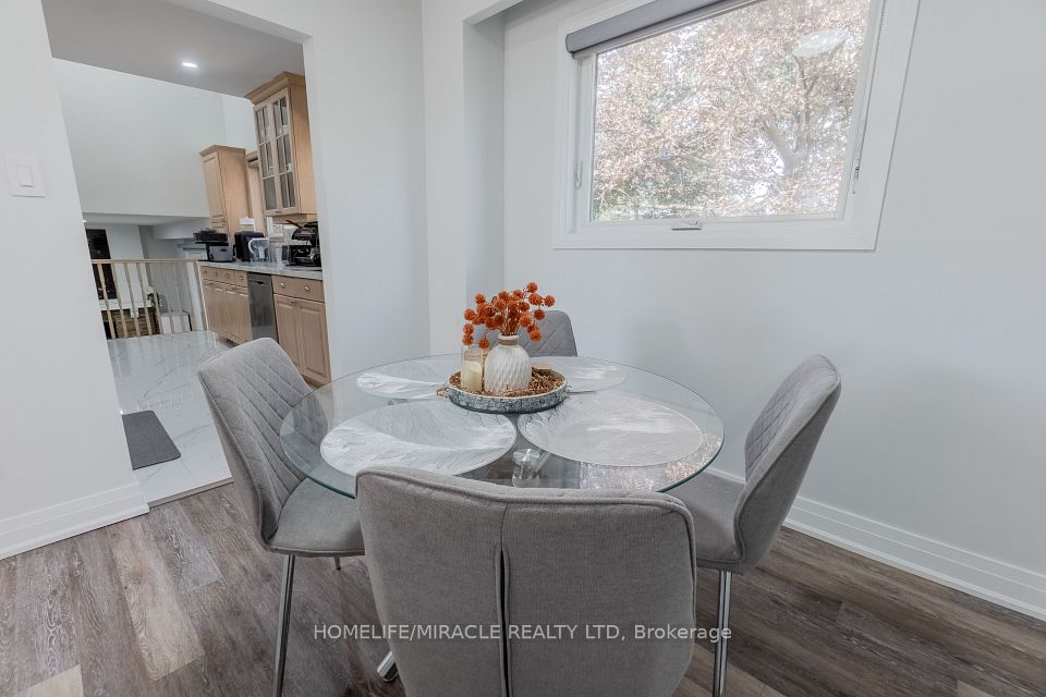 2581 Windjammer Road, Mississauga, ON L5L 1H7 8