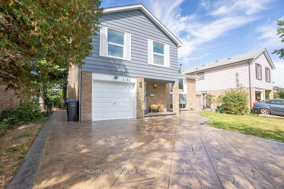 2581 Windjammer Road, Mississauga, ON L5L 1H7 3