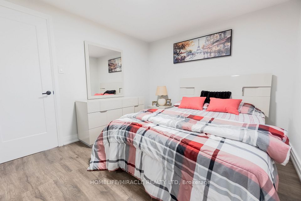 2581 Windjammer Road, Mississauga, ON L5L 1H7 20