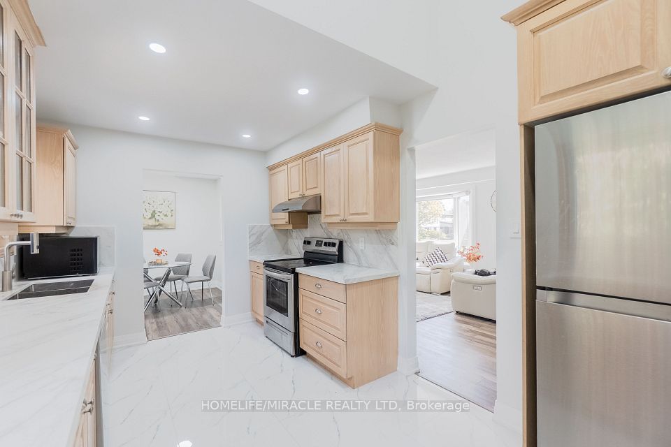 2581 Windjammer Road, Mississauga, ON L5L 1H7 13