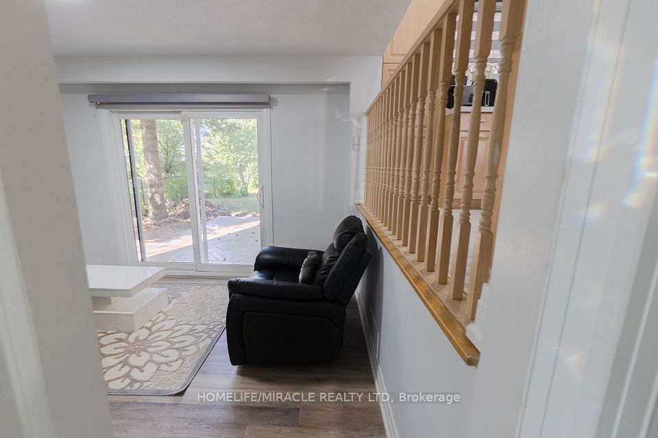2581 Windjammer Road, Mississauga, ON L5L 1H7 4