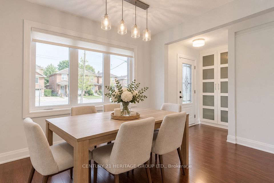 48 Stephen Drive, Toronto, ON M8Y 3M6 4