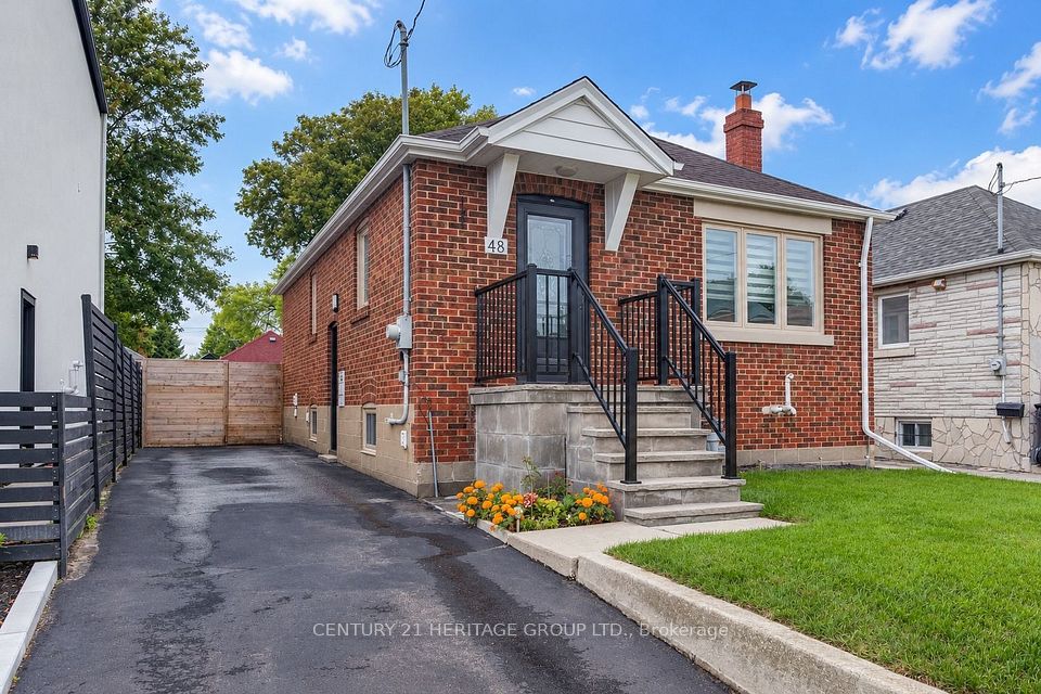 48 Stephen Drive, Toronto, ON M8Y 3M6 2