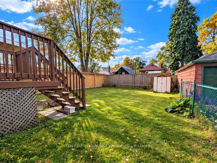 48 Stephen Drive, Toronto, ON M8Y 3M6 12