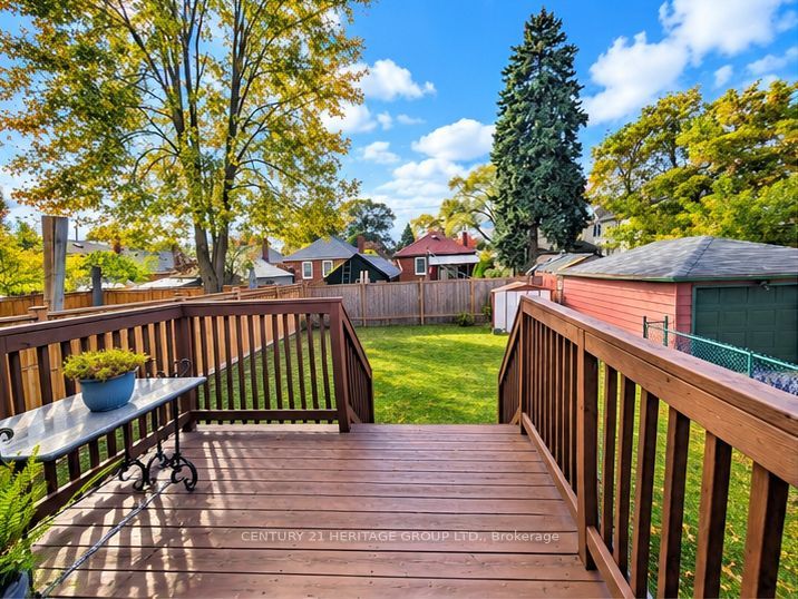 48 Stephen Drive, Toronto, ON M8Y 3M6 11
