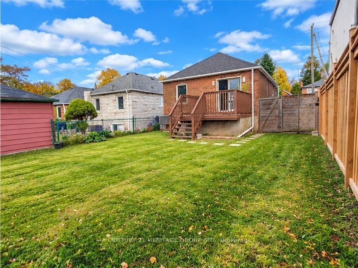 48 Stephen Drive, Toronto, ON M8Y 3M6 13