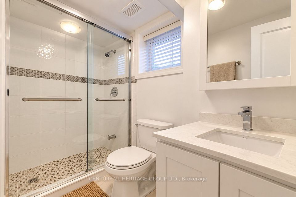 48 Stephen Drive, Toronto, ON M8Y 3M6 7