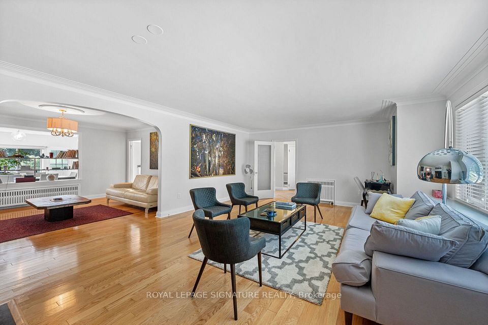 2234 Gordon Drive, Mississauga, ON L5B 1S9 7