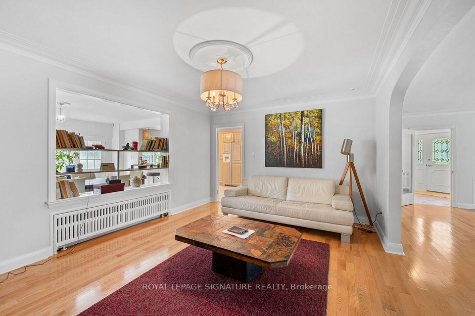 2234 Gordon Drive, Mississauga, ON L5B 1S9 8
