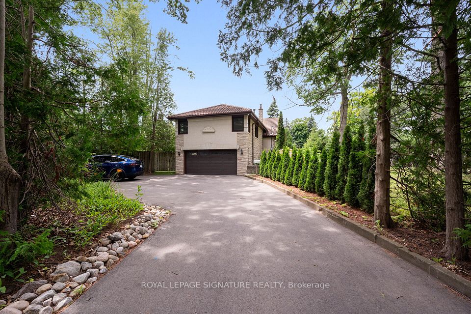 2234 Gordon Drive, Mississauga, ON L5B 1S9 2