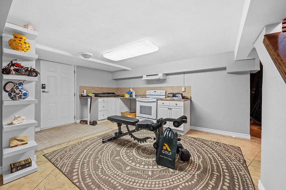 2234 Gordon Drive, Mississauga, ON L5B 1S9 22