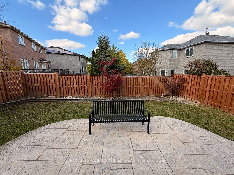 1561 Wintergrove Gardens, Mississauga, ON L5M 3Z9 13