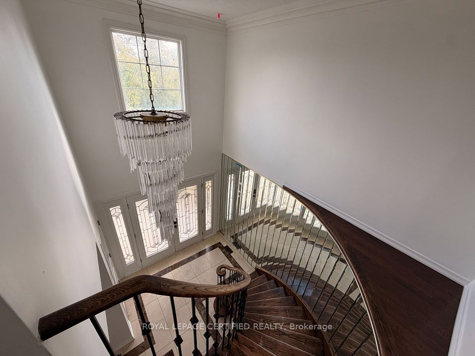 1561 Wintergrove Gardens, Mississauga, ON L5M 3Z9 24