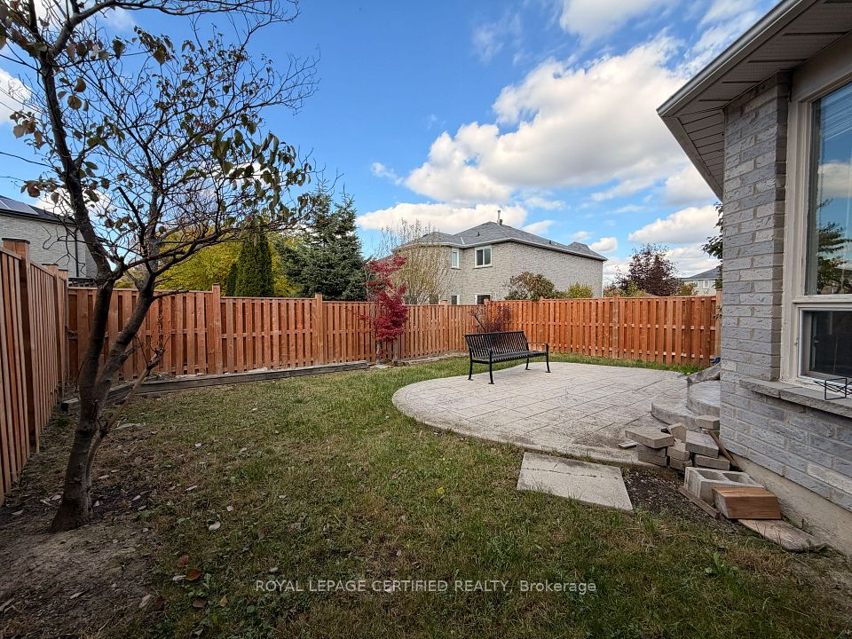 1561 Wintergrove Gardens, Mississauga, ON L5M 3Z9 12