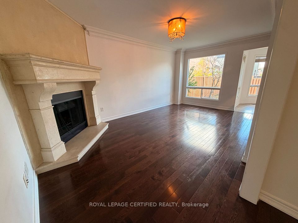 1561 Wintergrove Gardens, Mississauga, ON L5M 3Z9 14