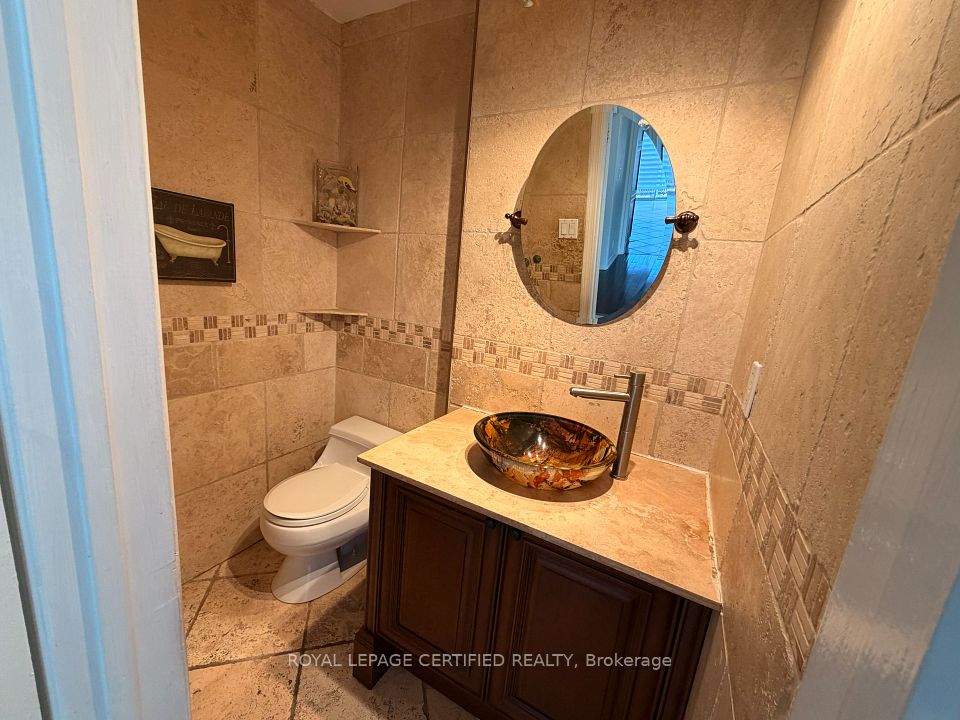 1561 Wintergrove Gardens, Mississauga, ON L5M 3Z9 5