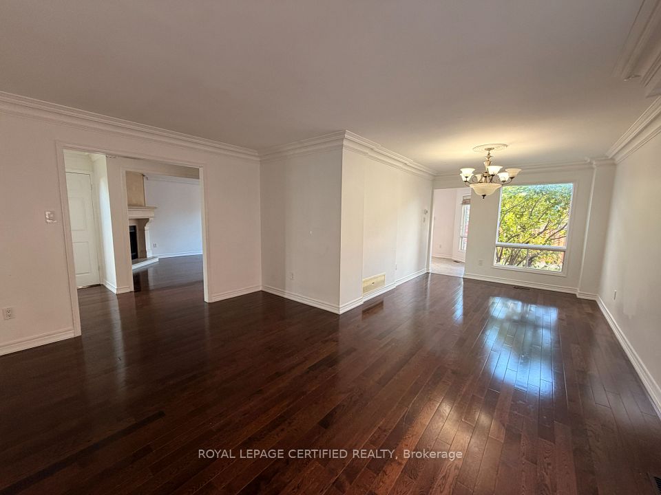 1561 Wintergrove Gardens, Mississauga, ON L5M 3Z9 22
