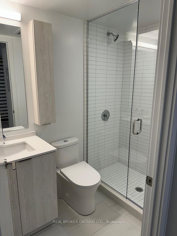 86 Dundas Street E 1605, Mississauga, ON L5A 1W4 4