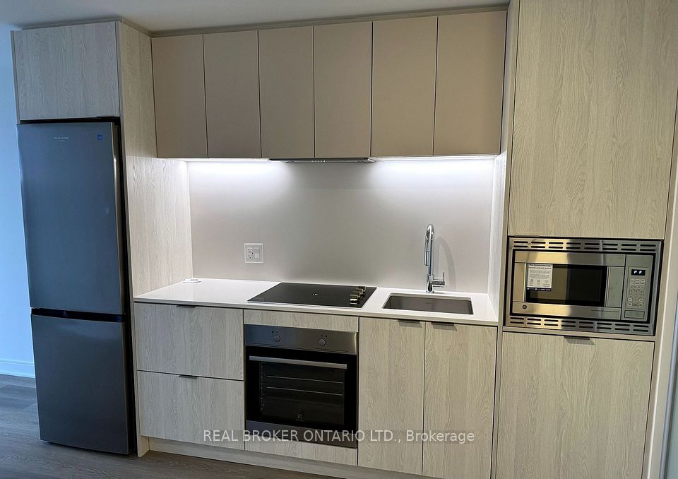 86 Dundas Street E 1605, Mississauga, ON L5A 1W4 2