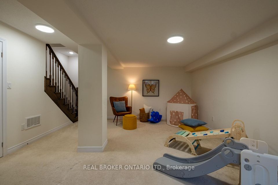 2280 Baronwood Drive 81, Oakville, ON L6M 0K4 25
