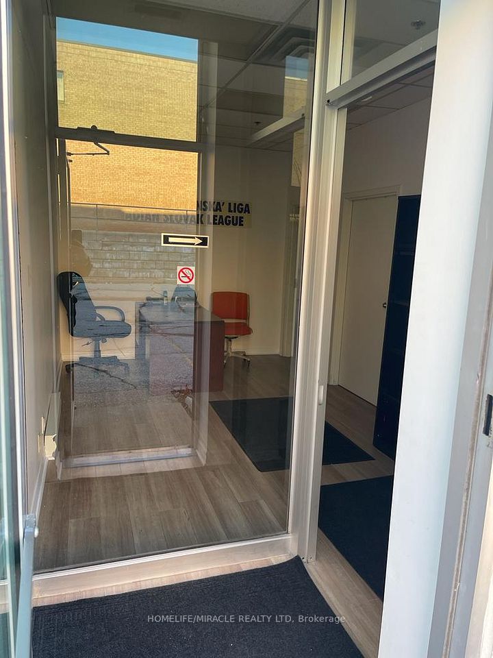 259 Traders Boulevard E 6, Mississauga, ON L4Z 2E5 3
