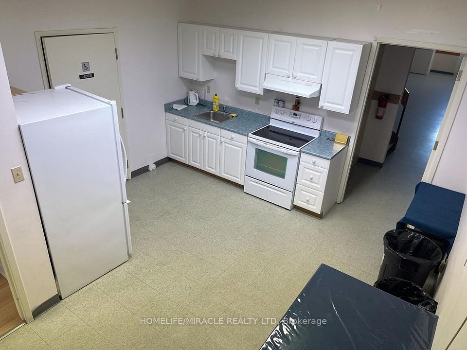 259 Traders Boulevard E 6, Mississauga, ON L4Z 2E5 4