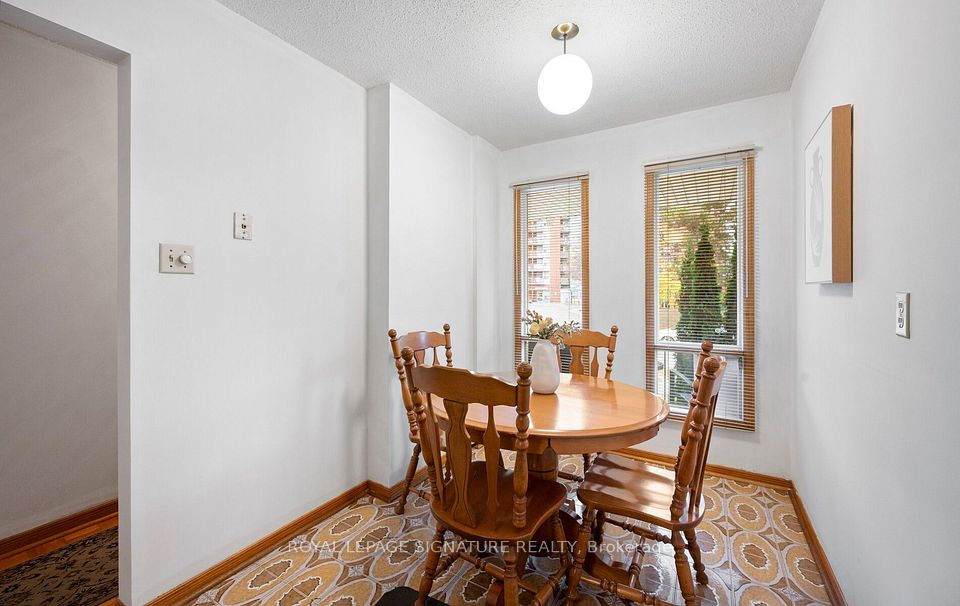 129 Cavell Avenue, Toronto, ON M8V 1P5 17