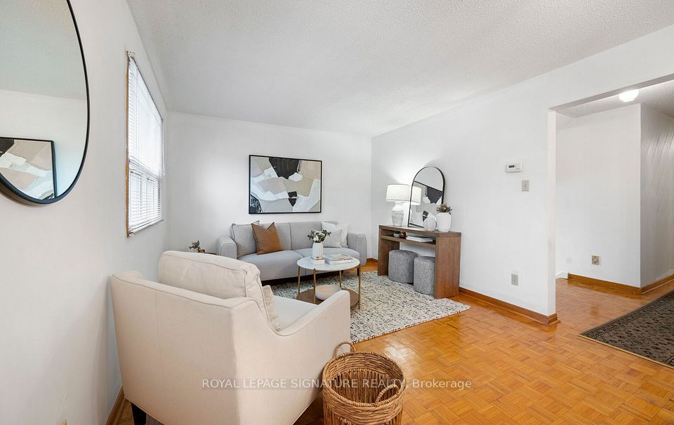 129 Cavell Avenue, Toronto, ON M8V 1P5 6