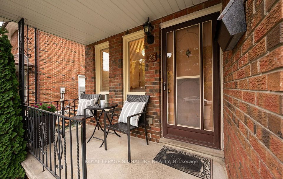 129 Cavell Avenue, Toronto, ON M8V 1P5 2
