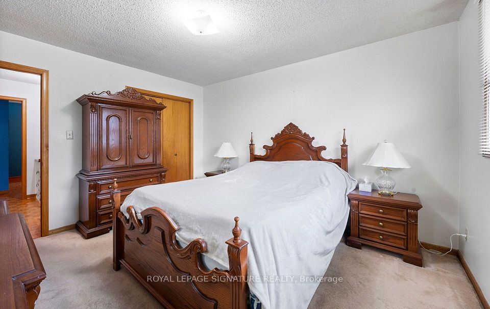 129 Cavell Avenue, Toronto, ON M8V 1P5 24