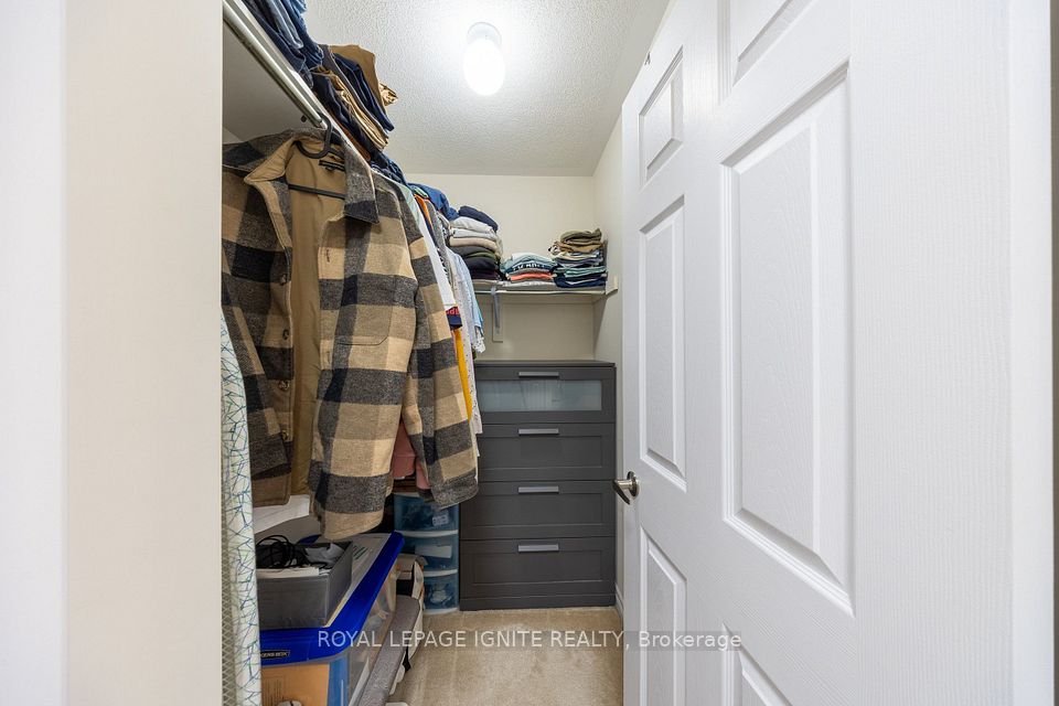 21 Sail Road, Brampton, ON L7A 4W7 23