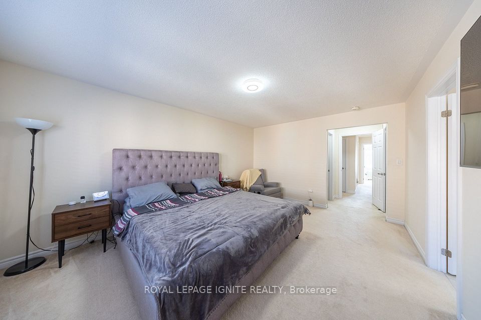 21 Sail Road, Brampton, ON L7A 4W7 24